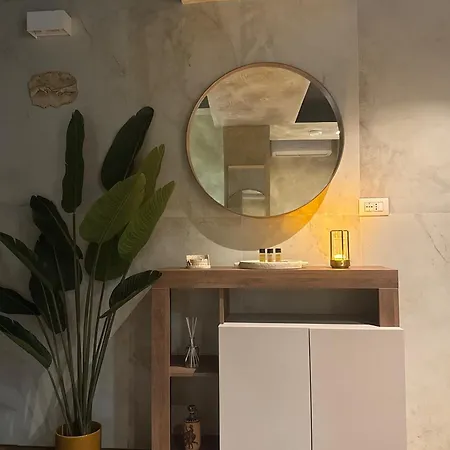 Mia &